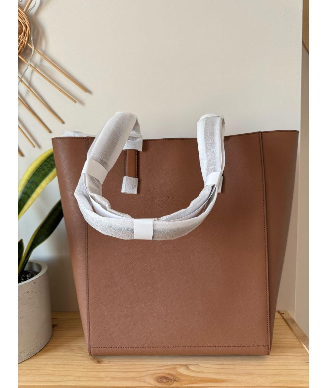MICHAEL KORS Коричневая кожаная сумка с короткими ручками, фото 3
