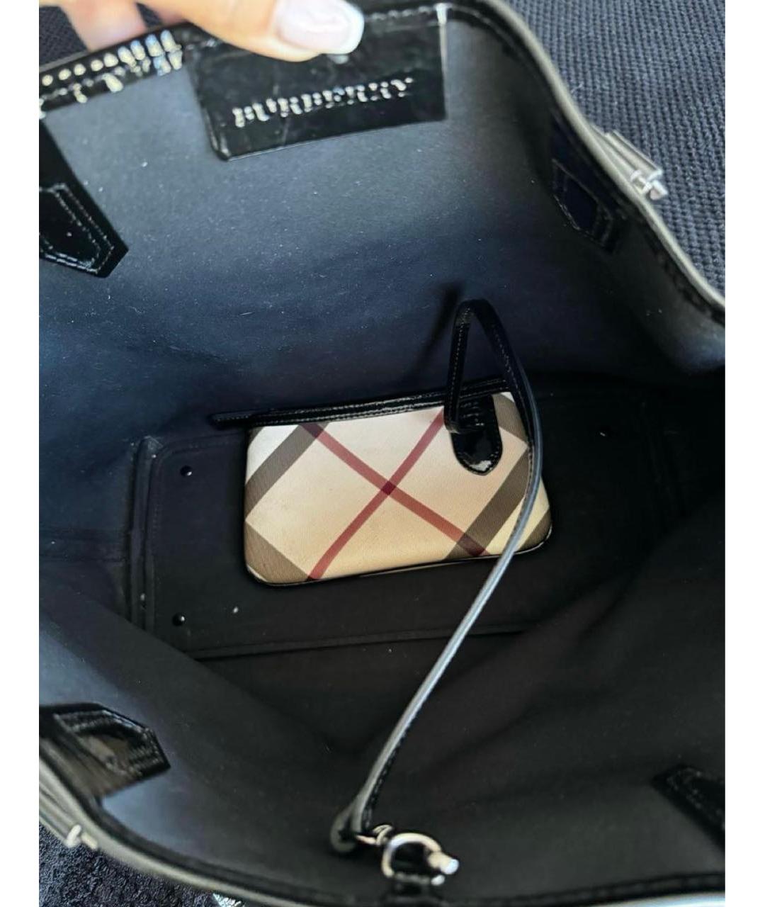 BURBERRY Бежевая сумка тоут из лакированной кожи, фото 4