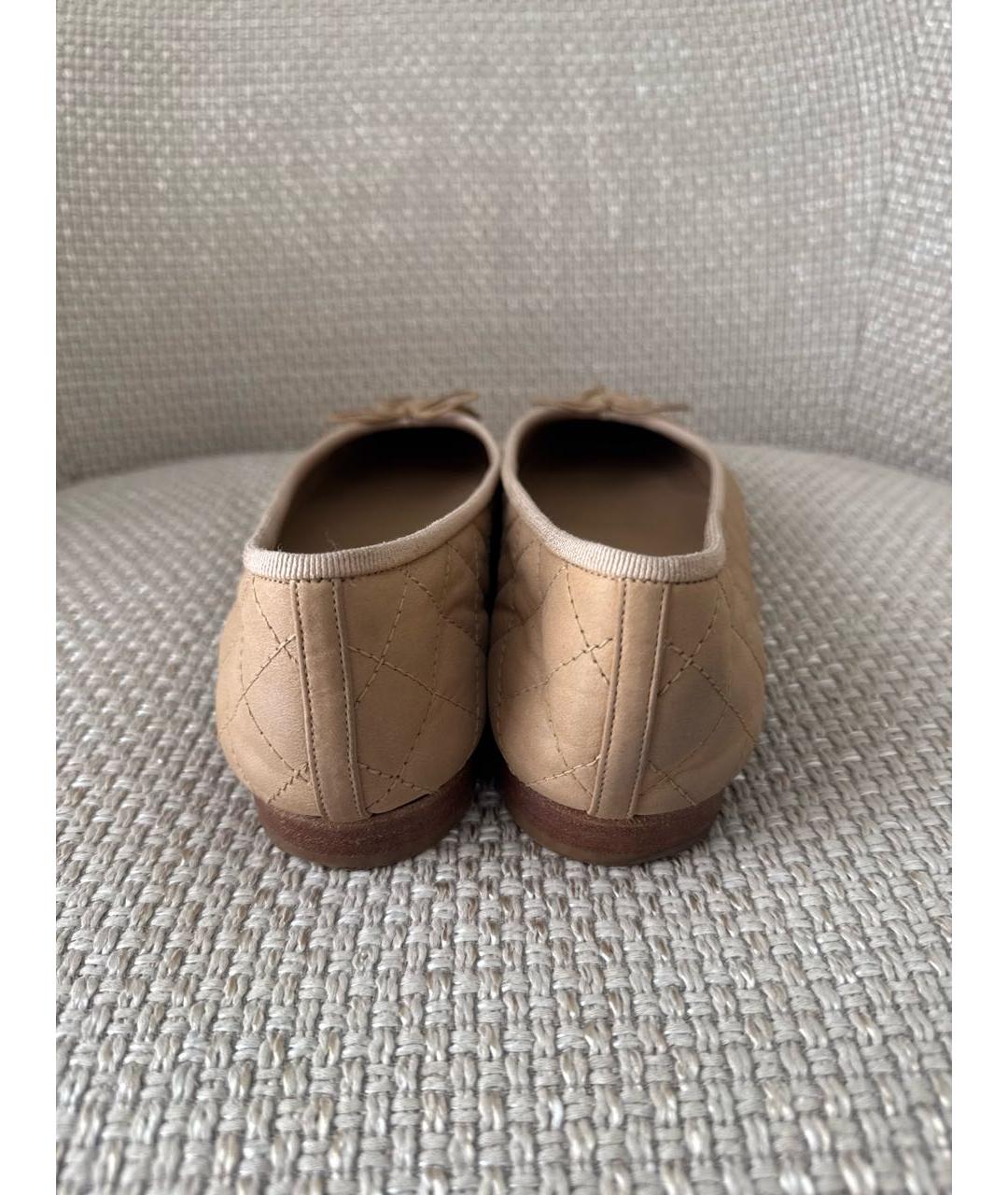 CHANEL Бежевые текстильные балетки, фото 4