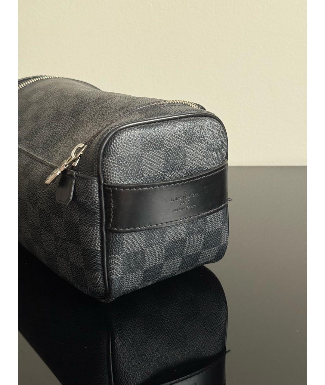 LOUIS VUITTON Черная кожаная барсетка, фото 7