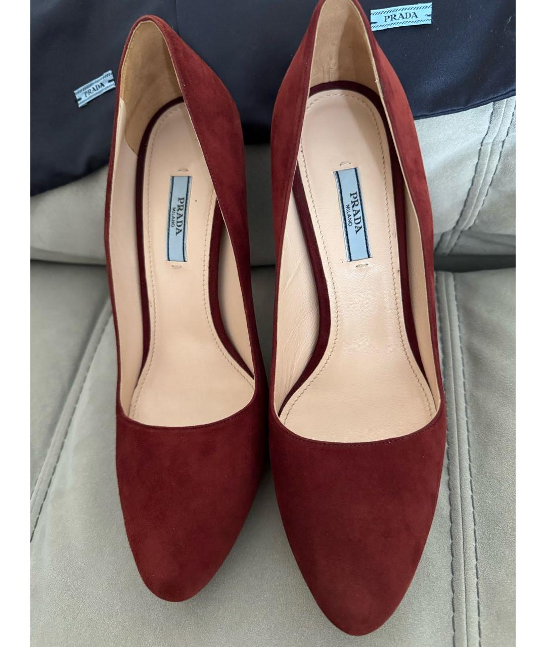 PRADA Бордовые замшевые туфли, фото 3