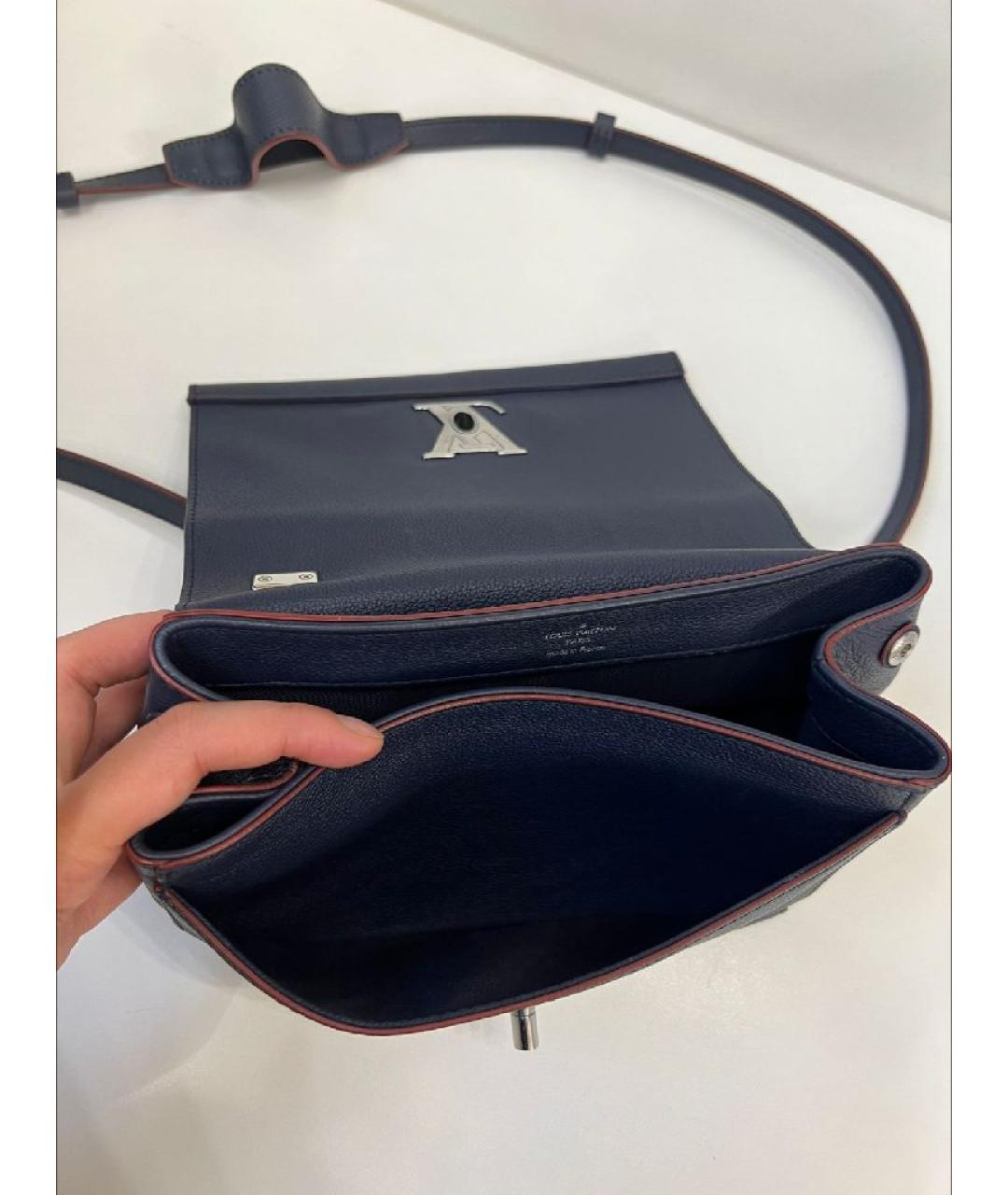 LOUIS VUITTON Темно-синяя кожаная сумка через плечо, фото 5