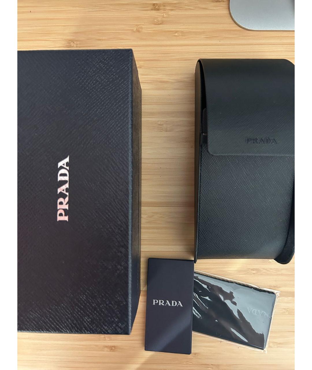 PRADA Черные пластиковые солнцезащитные очки, фото 4