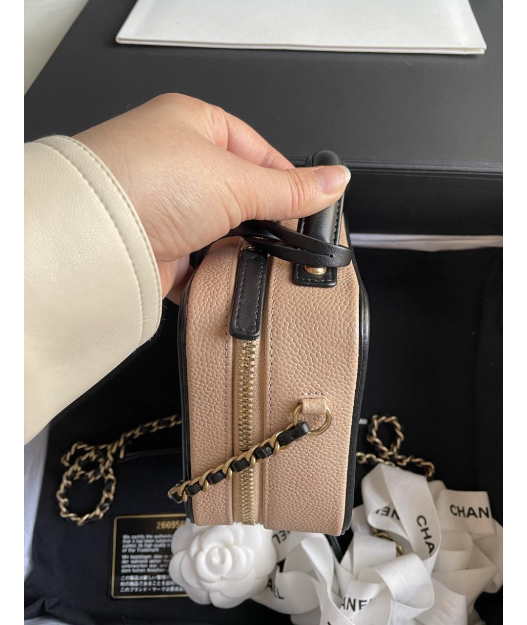 CHANEL Бежевая кожаная сумка через плечо, фото 5