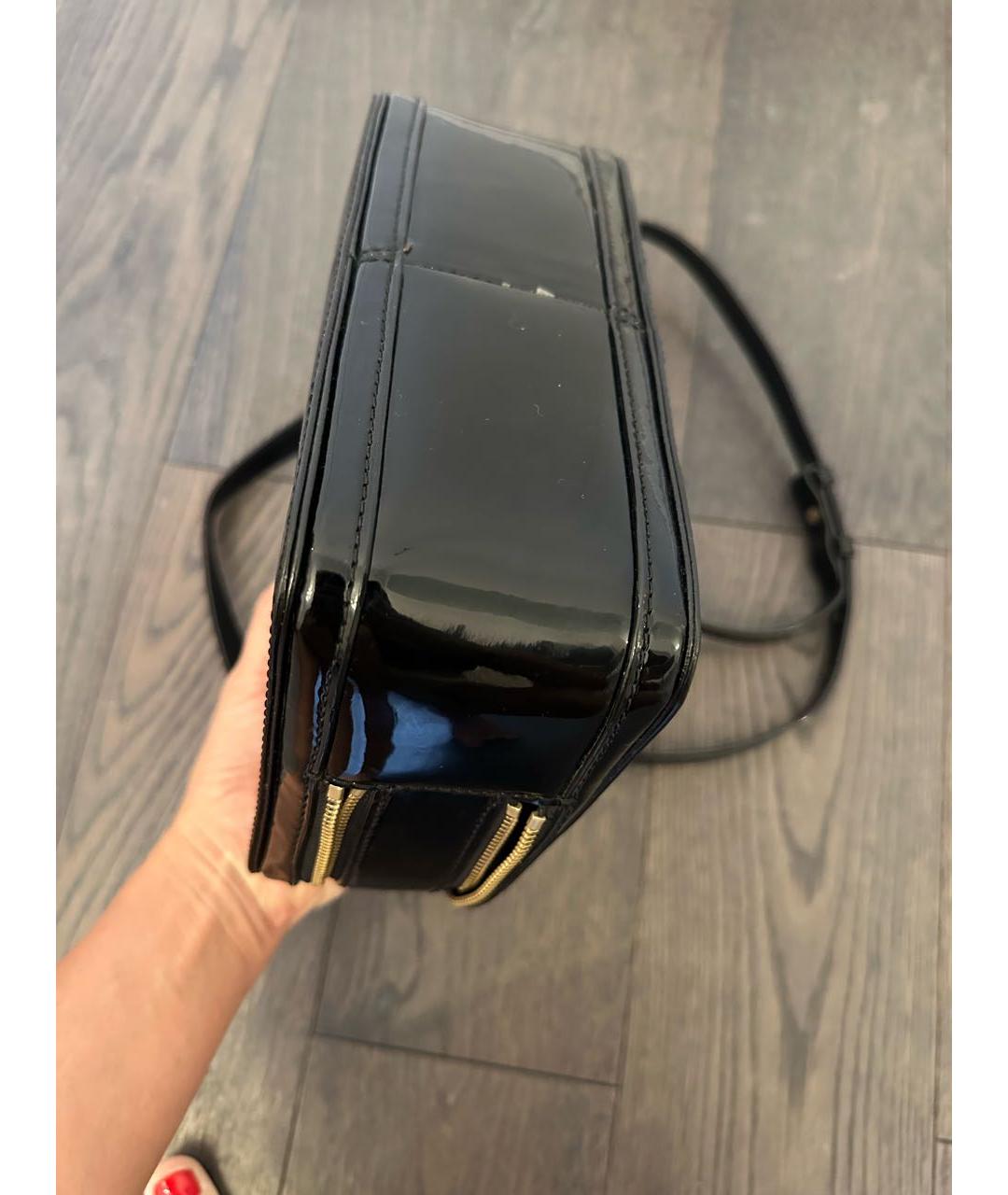 MARC BY MARC JACOBS Черная сумка через плечо из лакированной кожи, фото 5
