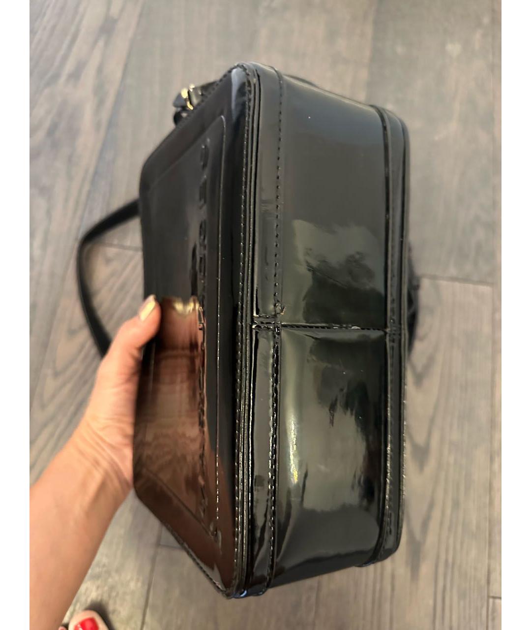 MARC BY MARC JACOBS Черная сумка через плечо из лакированной кожи, фото 3