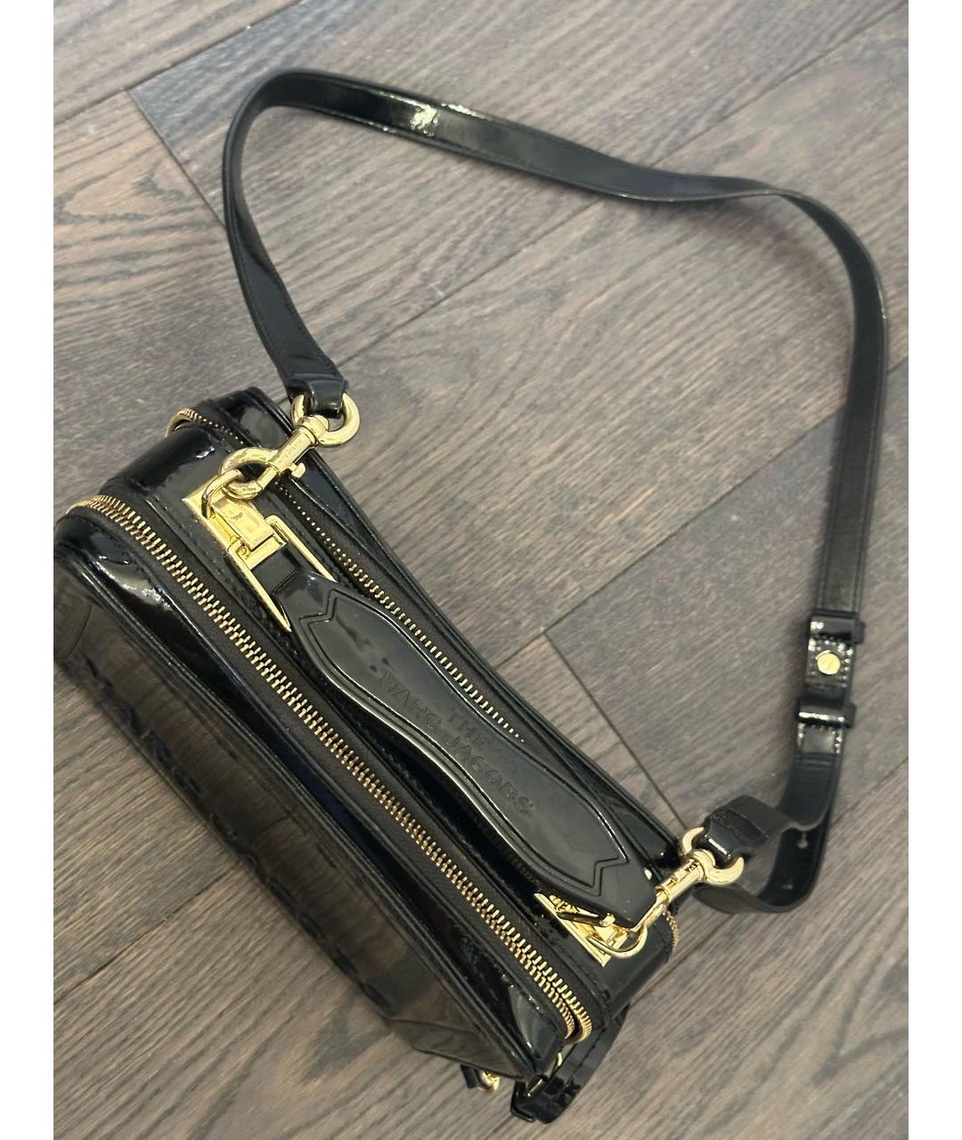 MARC BY MARC JACOBS Черная сумка через плечо из лакированной кожи, фото 2