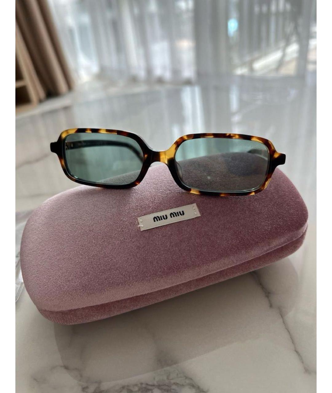 MIU MIU Коричневые пластиковые солнцезащитные очки, фото 2
