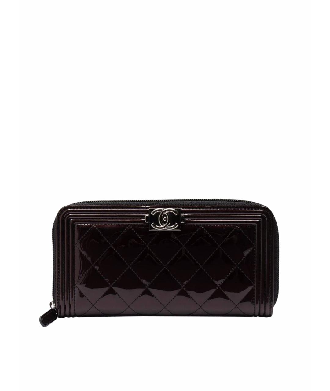 CHANEL Черный кошелек из лакированной кожи, фото 1