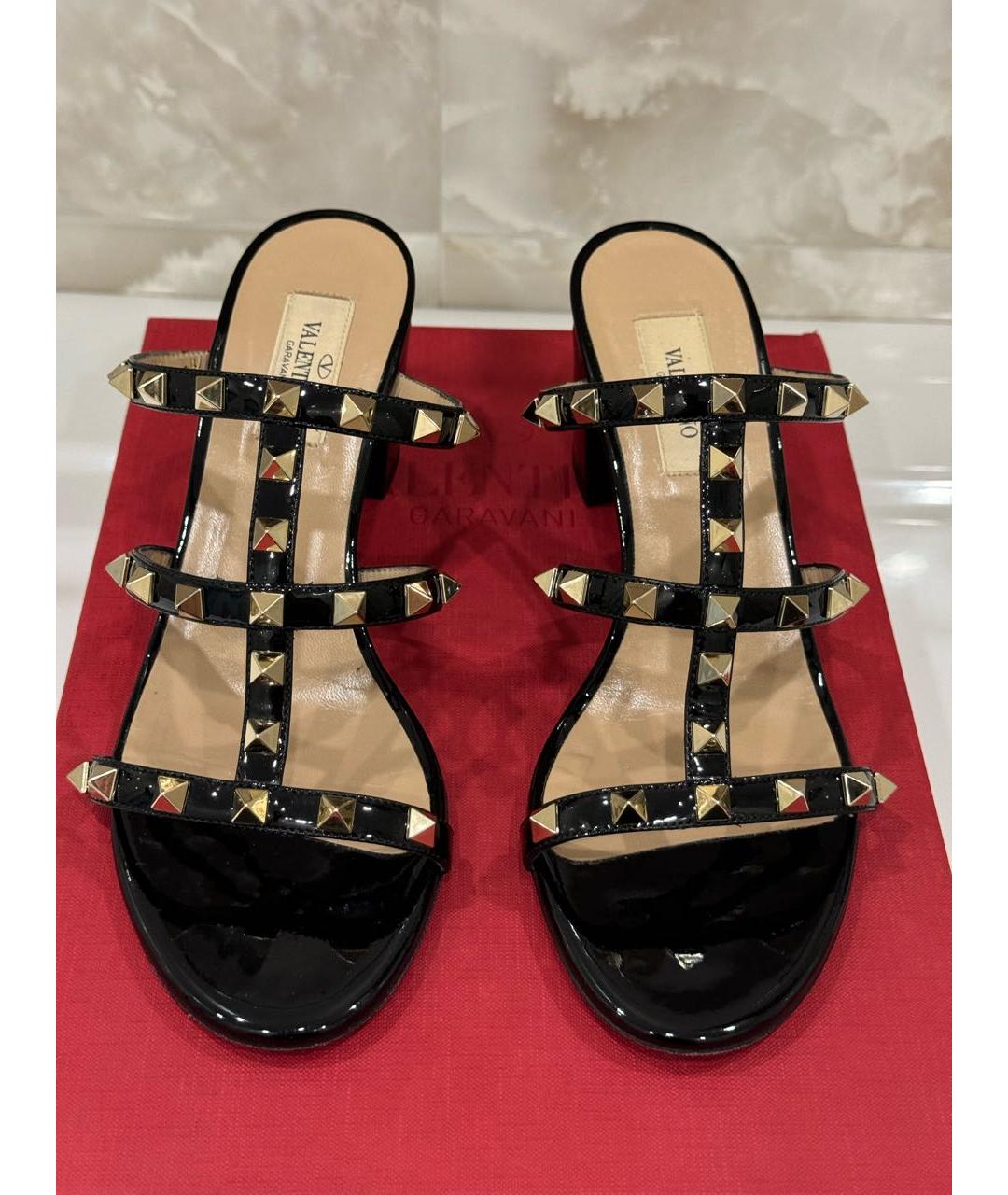 VALENTINO Черные мюли из лакированной кожи, фото 2
