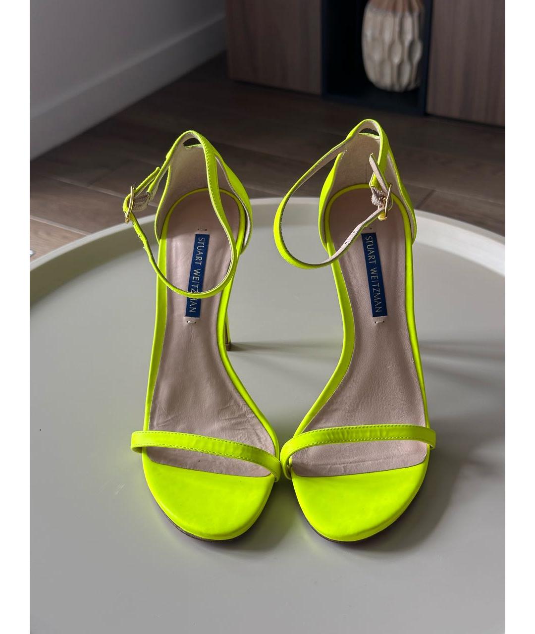 STUART WEITZMAN Салатовые кожаные босоножки, фото 2