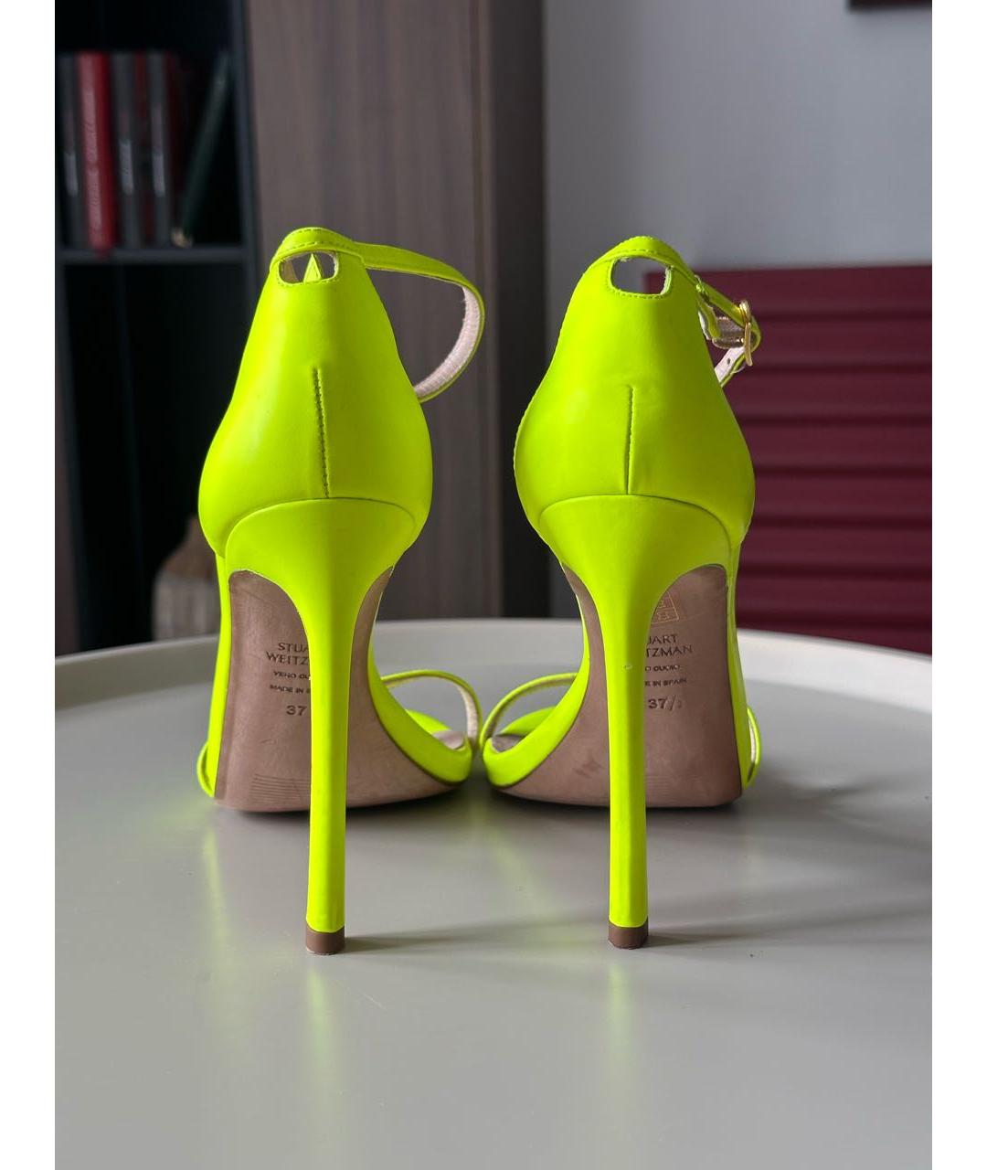 STUART WEITZMAN Салатовые кожаные босоножки, фото 4