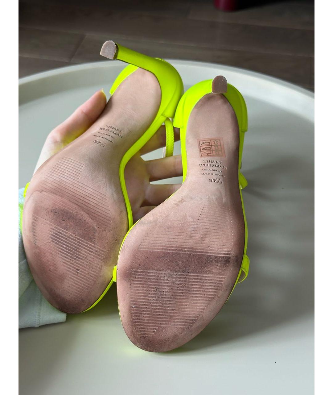 STUART WEITZMAN Салатовые кожаные босоножки, фото 5