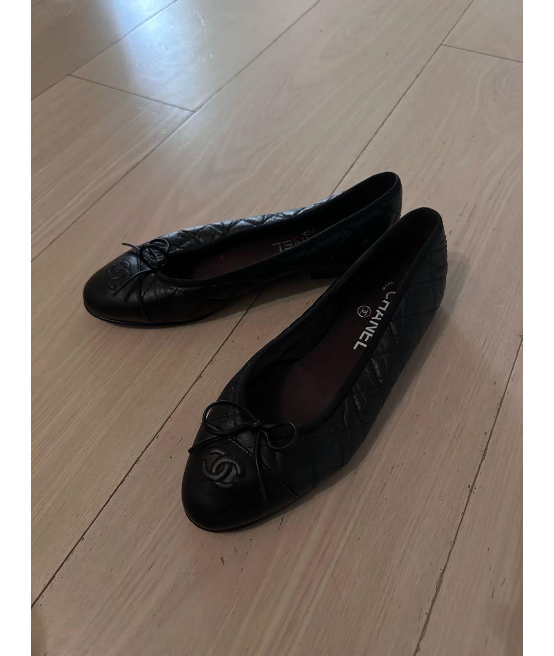 CHANEL Черные кожаные балетки, фото 2