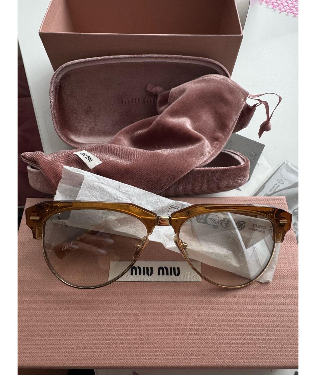 MIU MIU Коричневые пластиковые солнцезащитные очки, фото 5