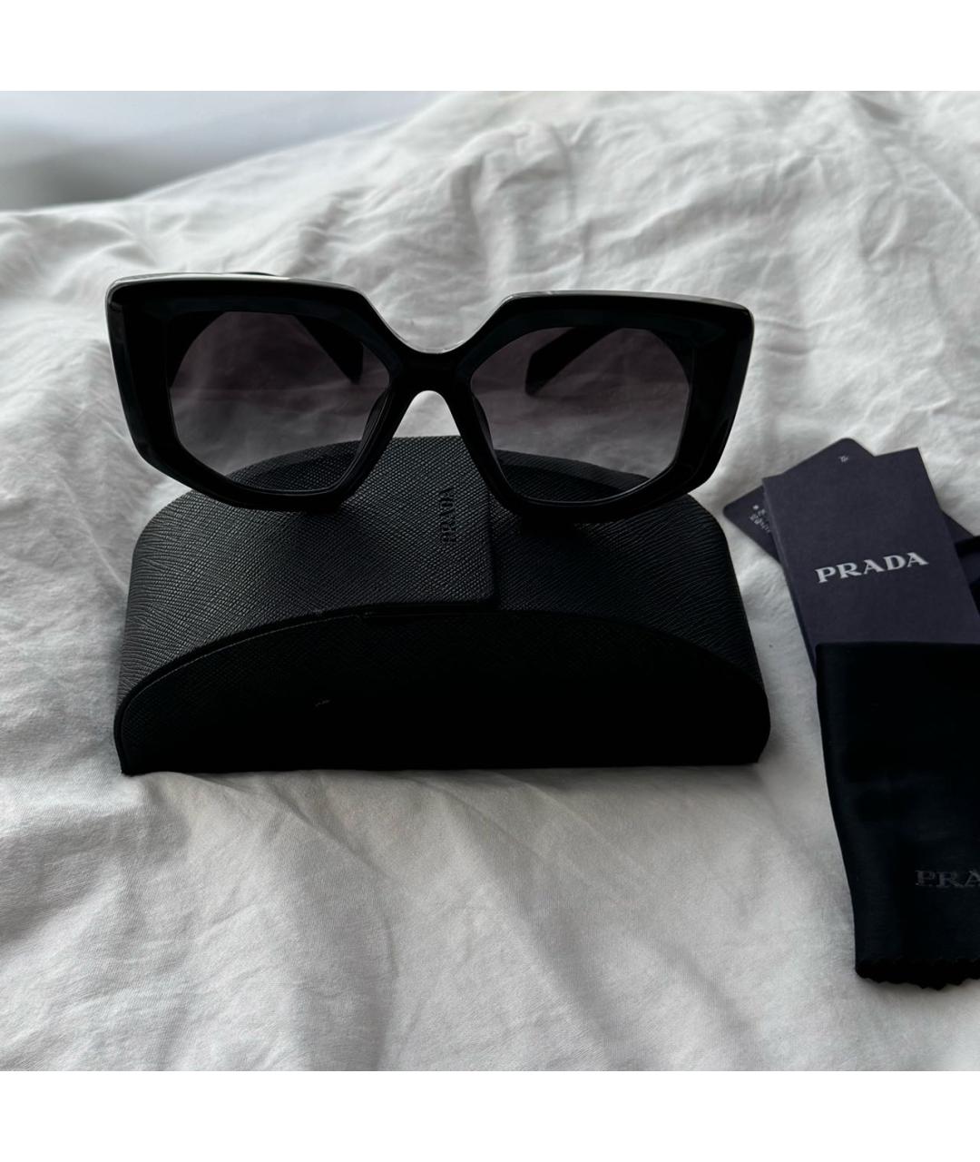 PRADA Черные пластиковые солнцезащитные очки, фото 4