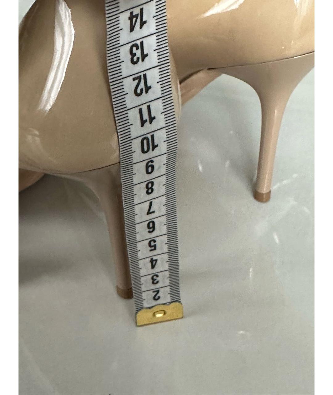 JIMMY CHOO Бежевые туфли из лакированной кожи, фото 7