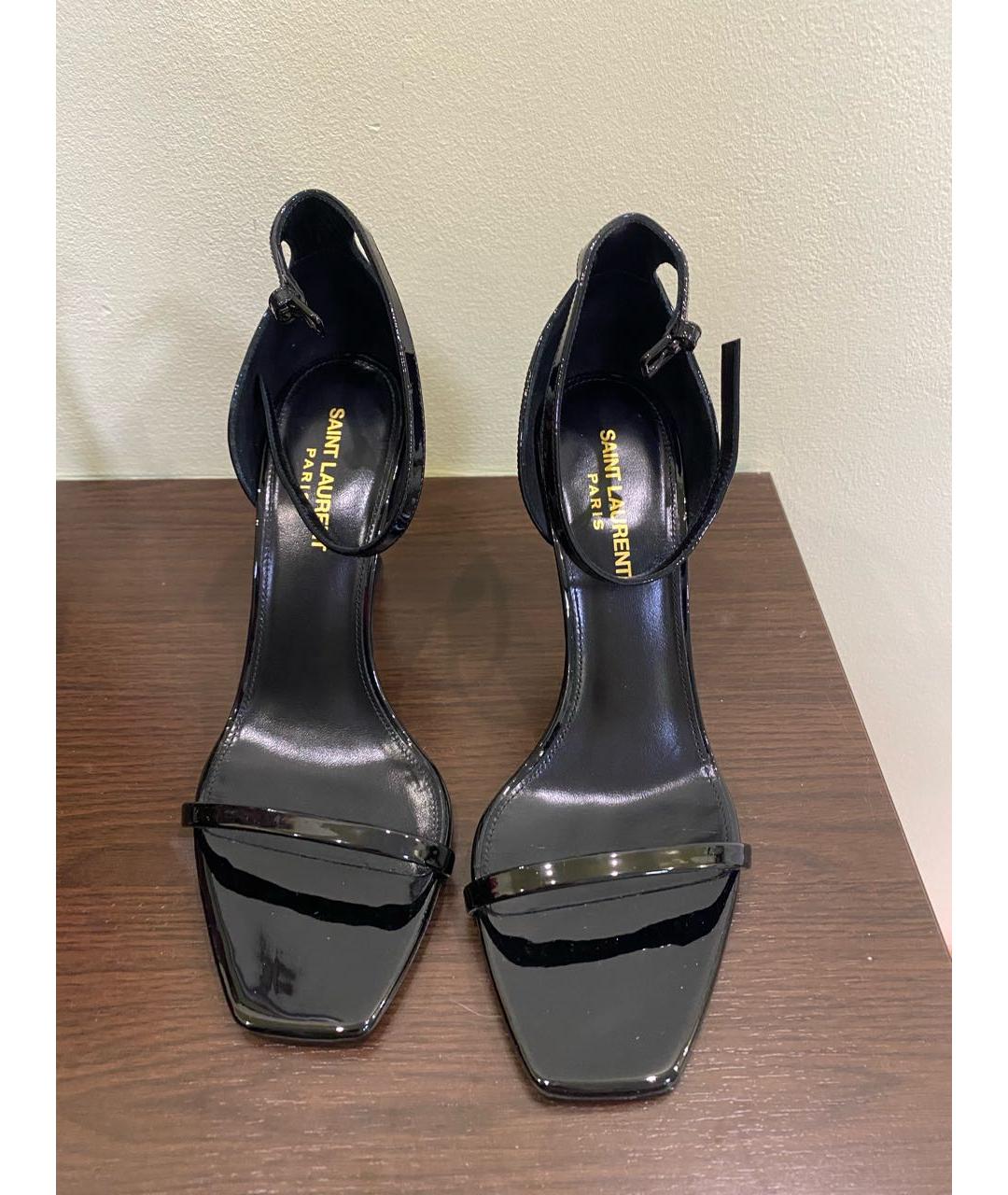 SAINT LAURENT Черные босоножки из лакированной кожи, фото 2