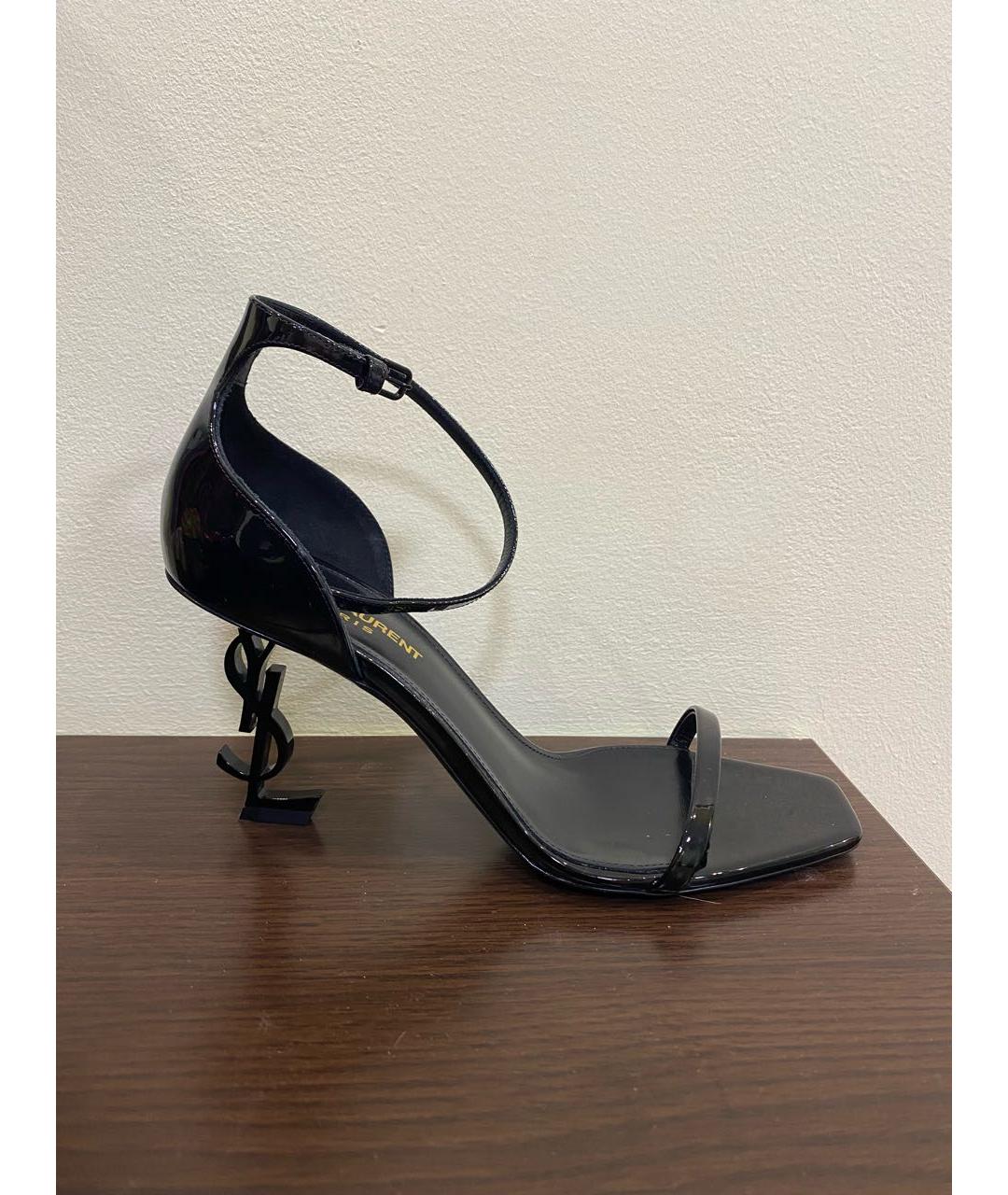 SAINT LAURENT Черные босоножки из лакированной кожи, фото 7