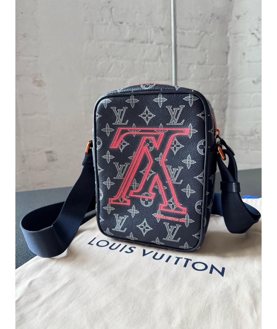 LOUIS VUITTON Темно-синяя кожаная сумка на плечо, фото 9
