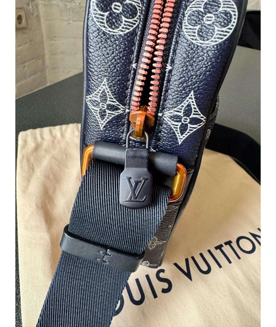 LOUIS VUITTON Темно-синяя кожаная сумка на плечо, фото 8