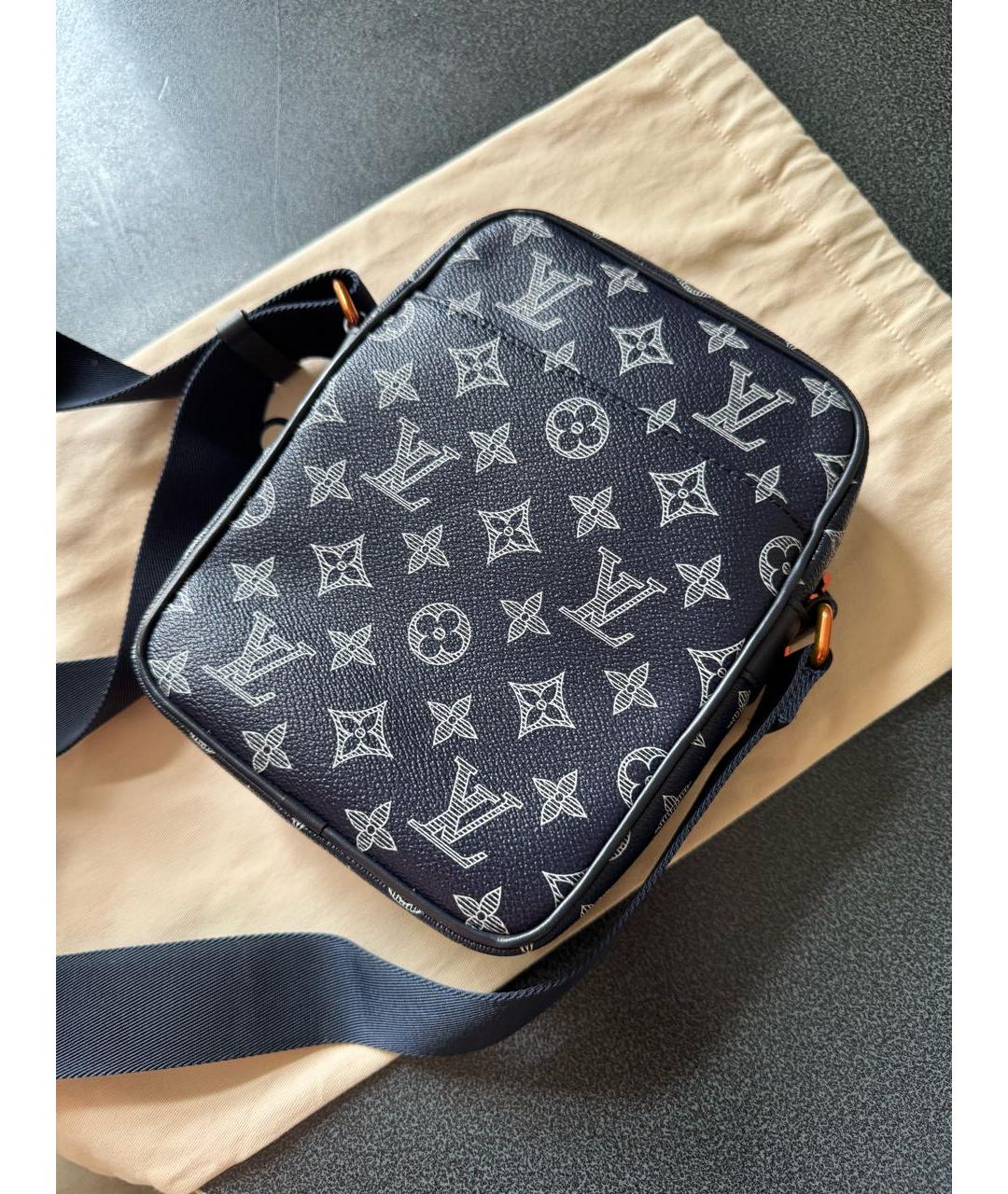 LOUIS VUITTON Темно-синяя кожаная сумка на плечо, фото 7