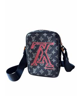 LOUIS VUITTON Сумка на плечо