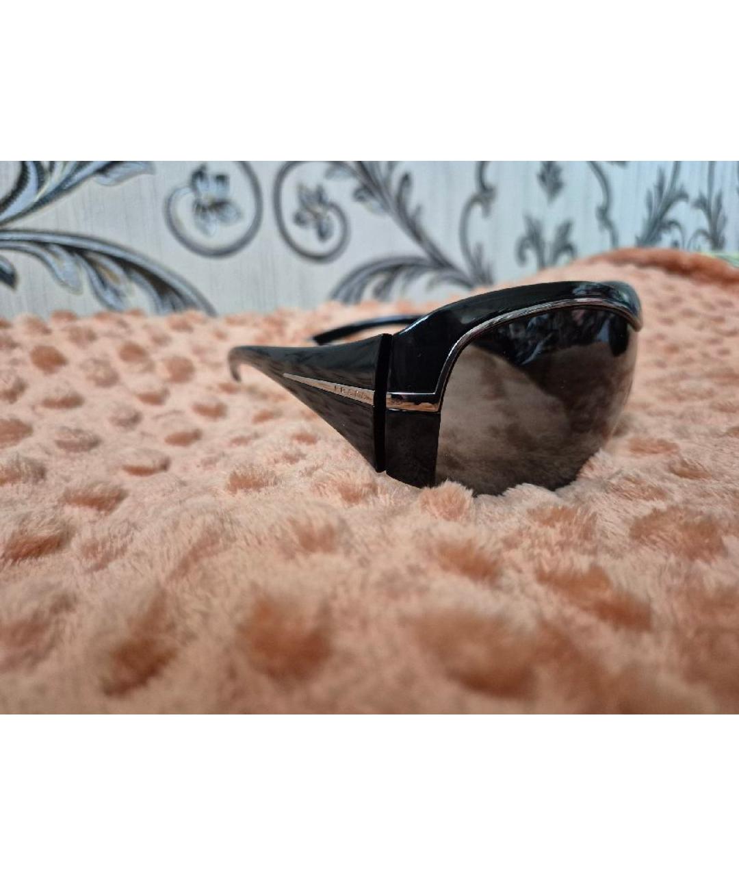 PRADA Черные пластиковые солнцезащитные очки, фото 2