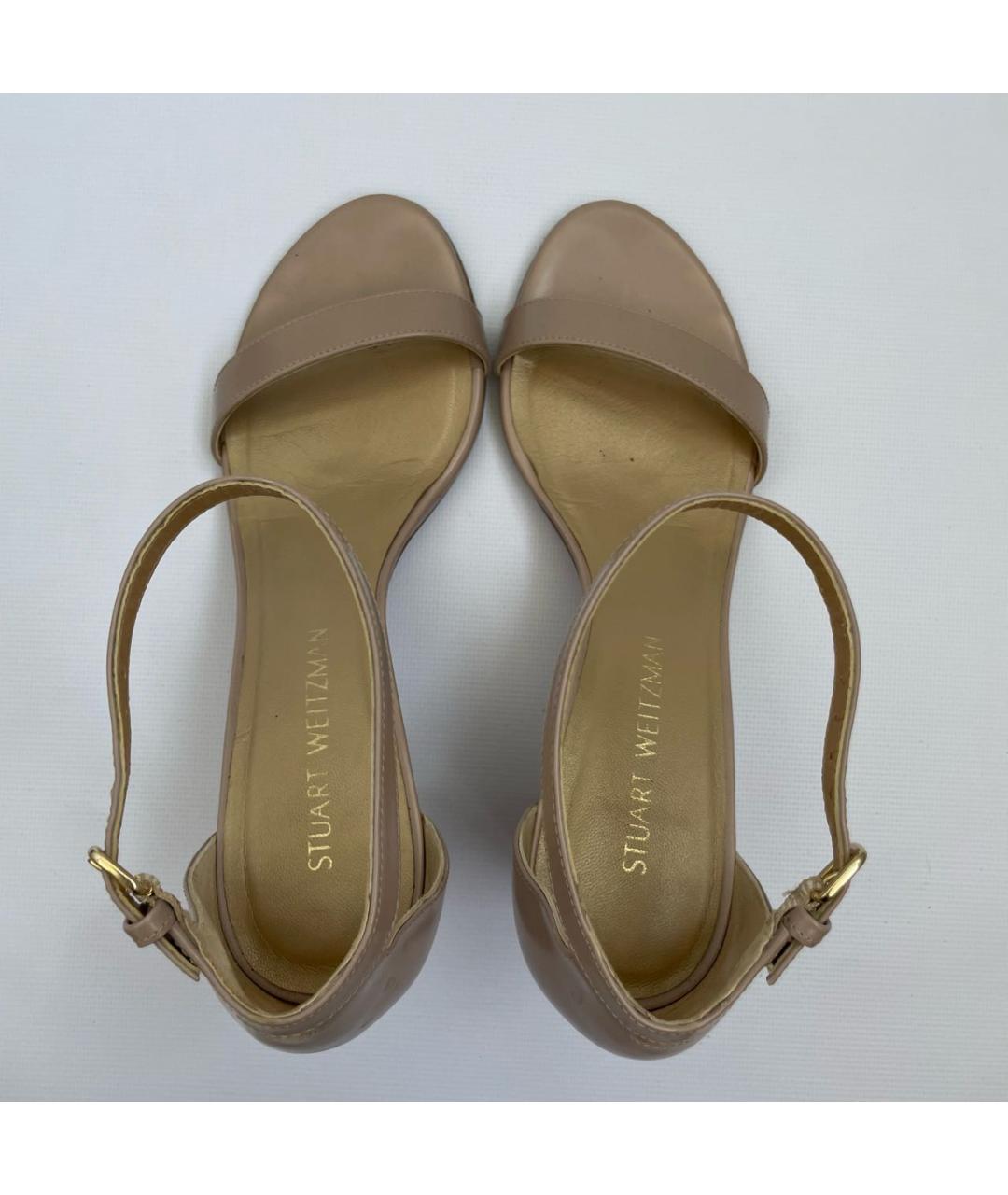 STUART WEITZMAN Бежевые босоножки из лакированной кожи, фото 3