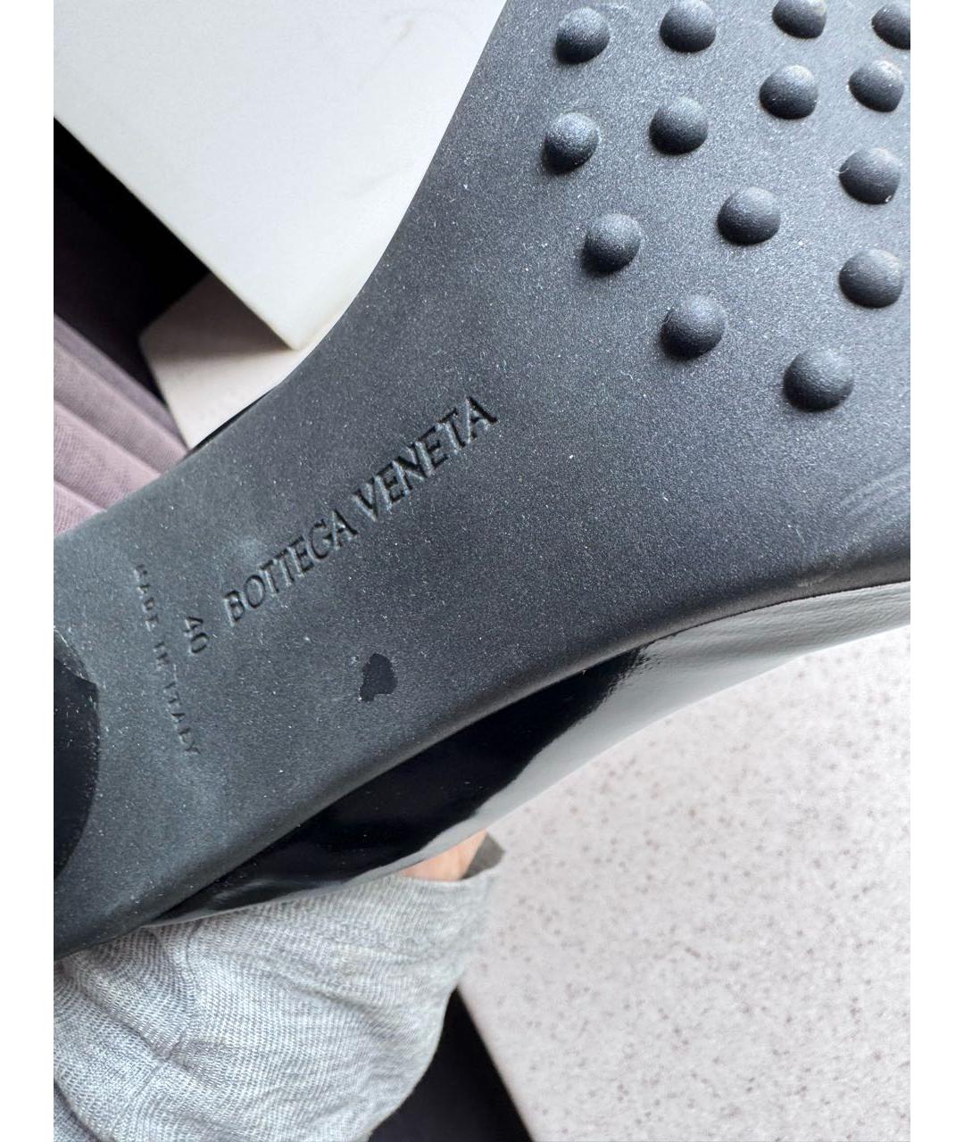 BOTTEGA VENETA Черные мюли из лакированной кожи, фото 5