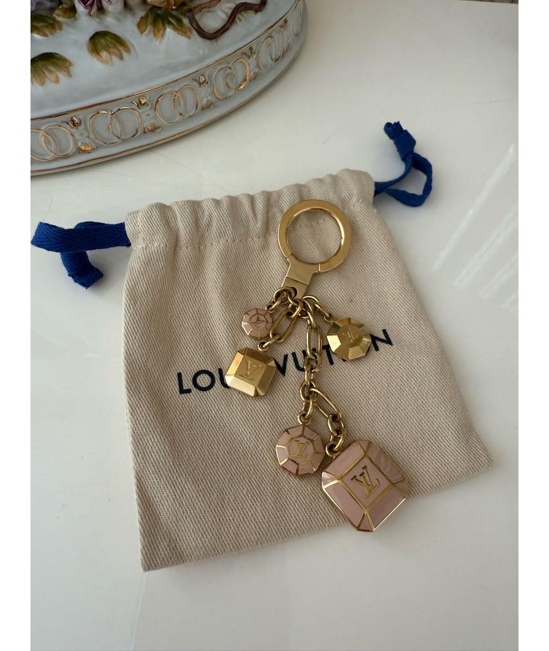 LOUIS VUITTON Розовый брелок, фото 3