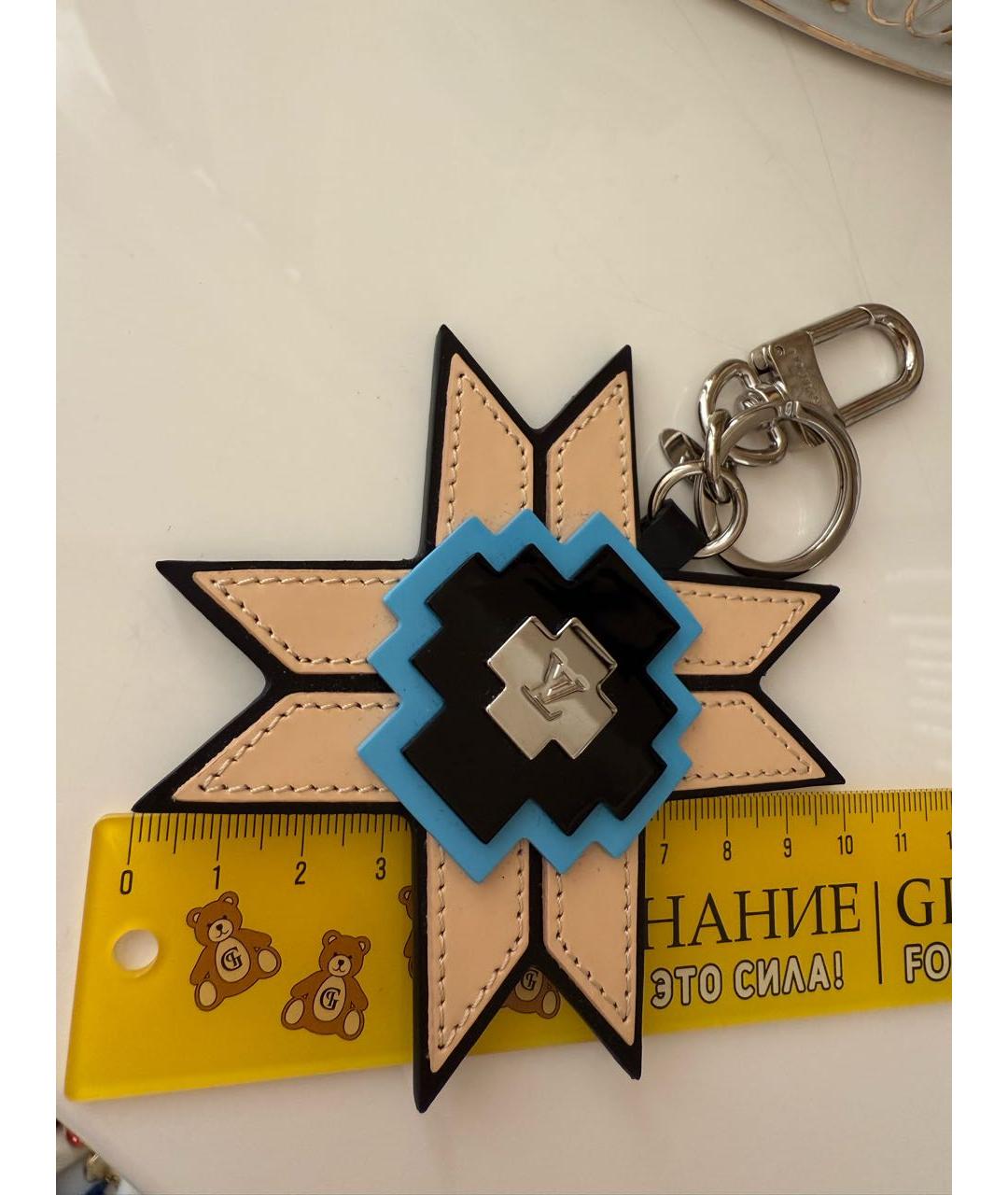 LOUIS VUITTON Коралловый брелок, фото 7
