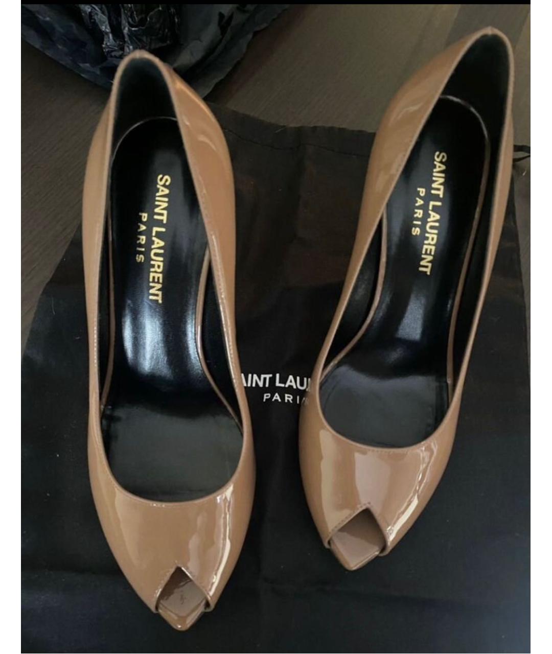 SAINT LAURENT Бежевые туфли из лакированной кожи, фото 3