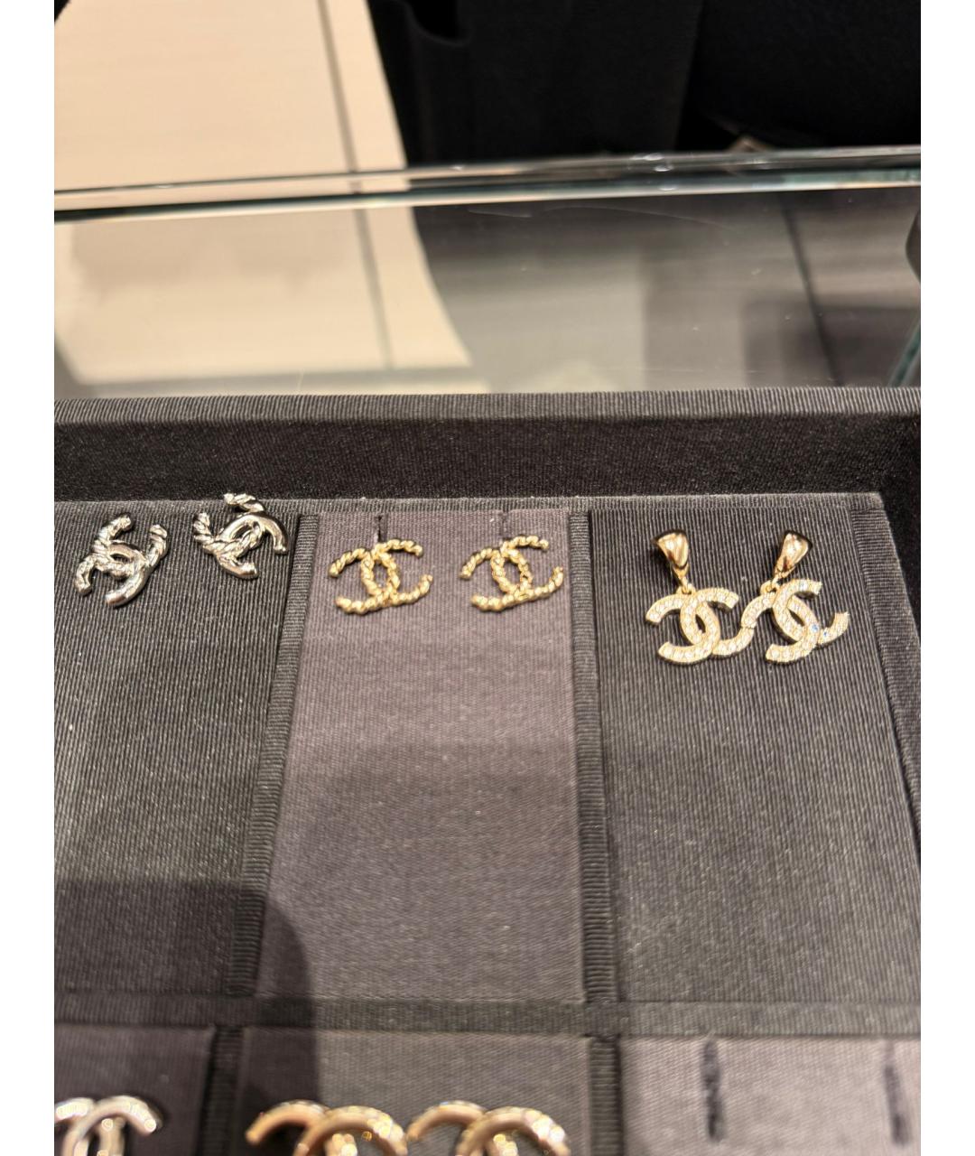 CHANEL Золотые металлические серьги, фото 4