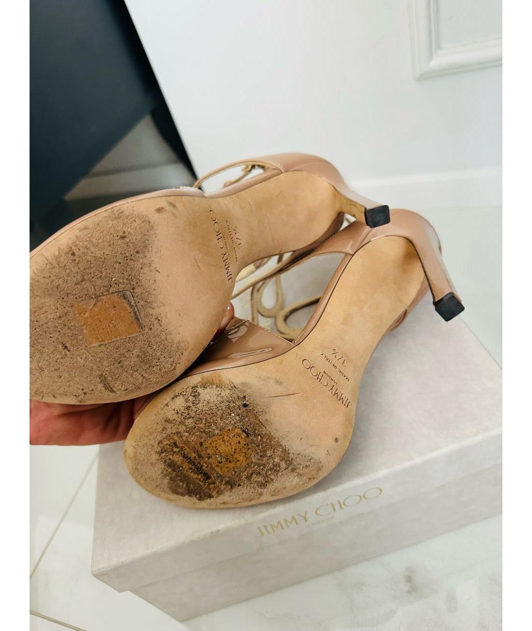 JIMMY CHOO Бежевые босоножки из лакированной кожи, фото 5