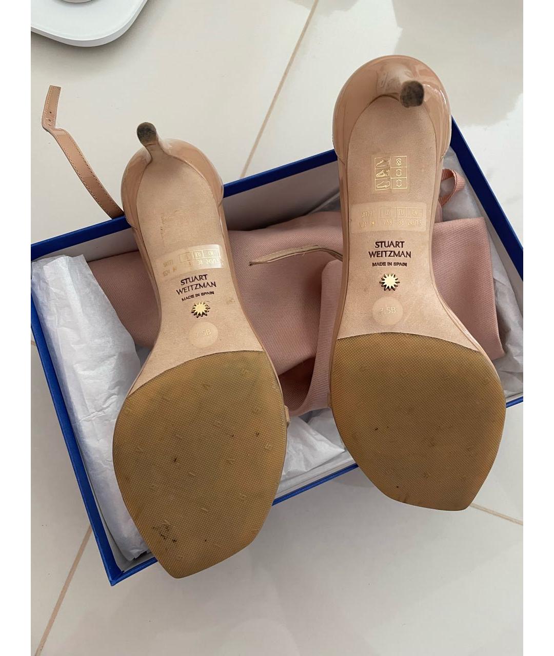 STUART WEITZMAN Бежевые босоножки из лакированной кожи, фото 5