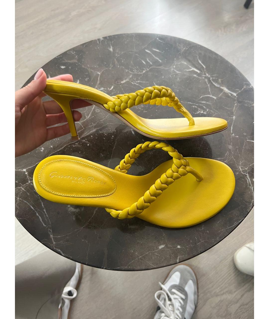 GIANVITO ROSSI Желтые кожаные мюли, фото 3