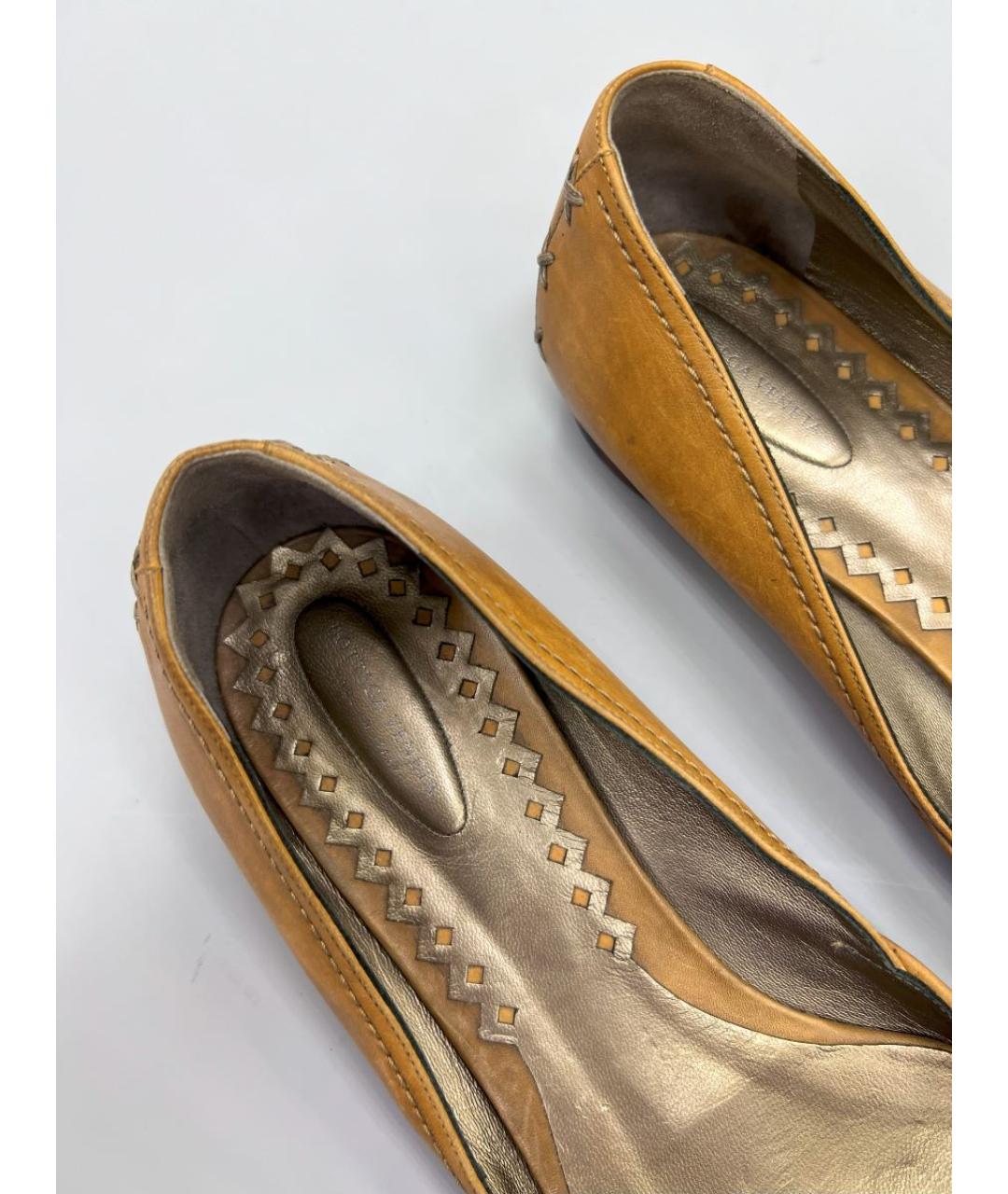 BOTTEGA VENETA Коричневые кожаные балетки, фото 5