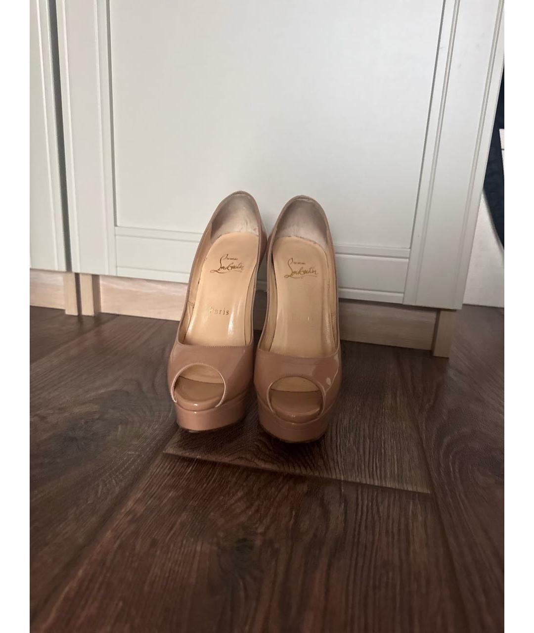 CHRISTIAN LOUBOUTIN Бежевые кожаные туфли, фото 2