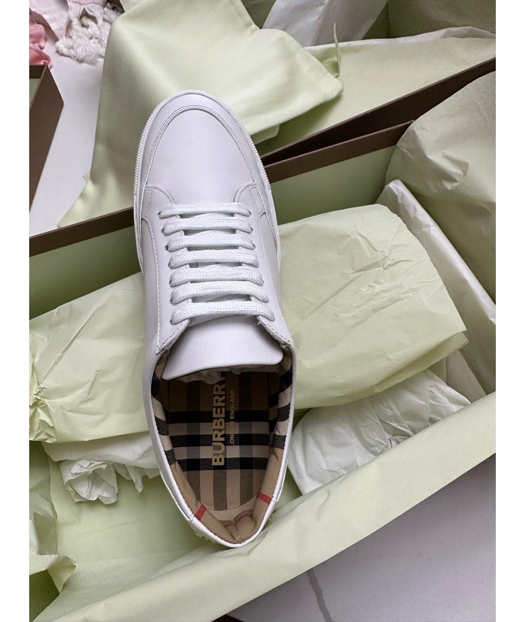 BURBERRY Белые кожаные кеды, фото 2