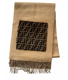 

Шарф FENDI