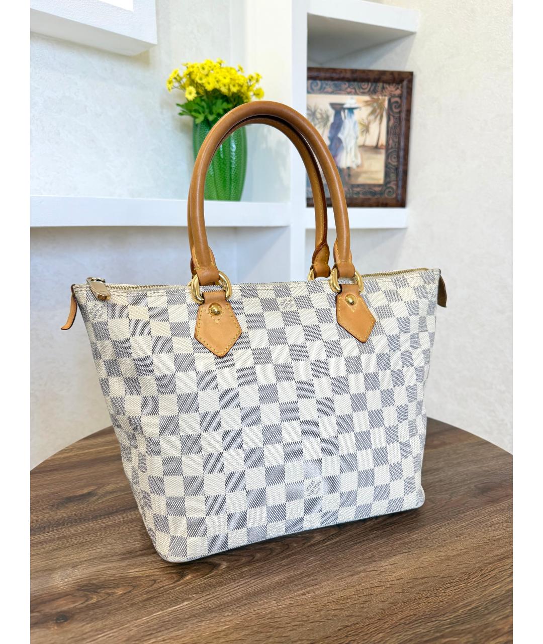LOUIS VUITTON Белая кожаная сумка тоут, фото 3