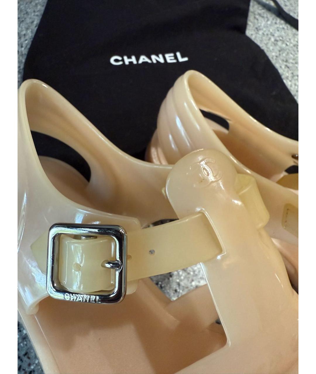 CHANEL Бежевые резиновые сандалии, фото 5