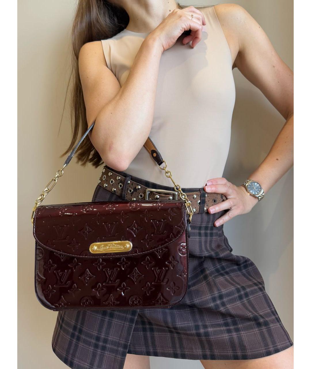 LOUIS VUITTON Бордовая сумка с короткими ручками из лакированной кожи, фото 8