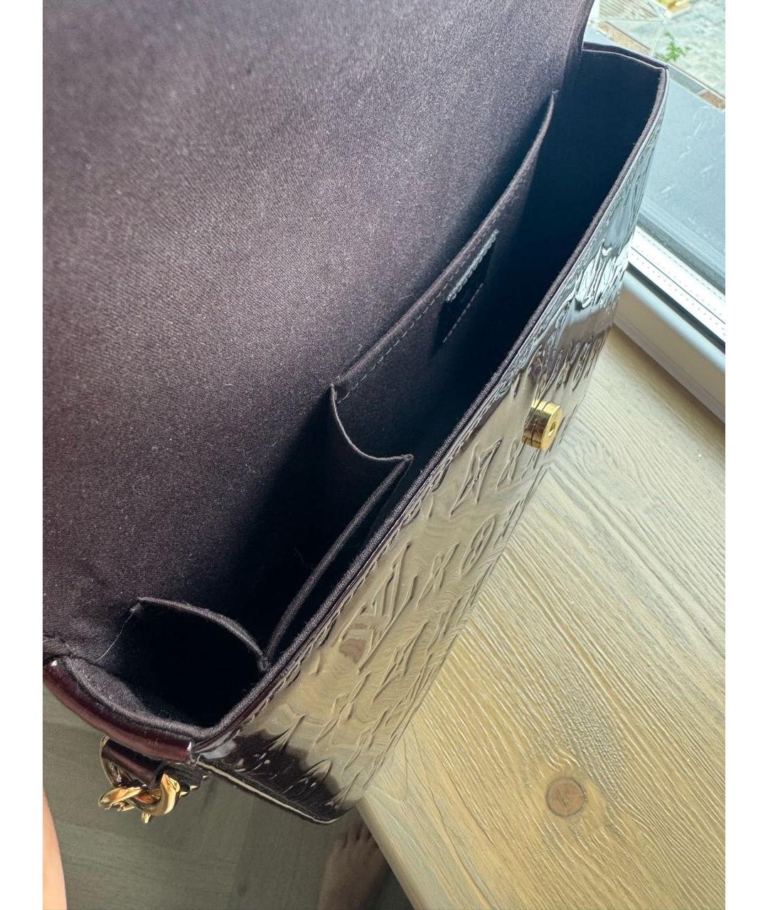 LOUIS VUITTON Бордовая сумка с короткими ручками из лакированной кожи, фото 4