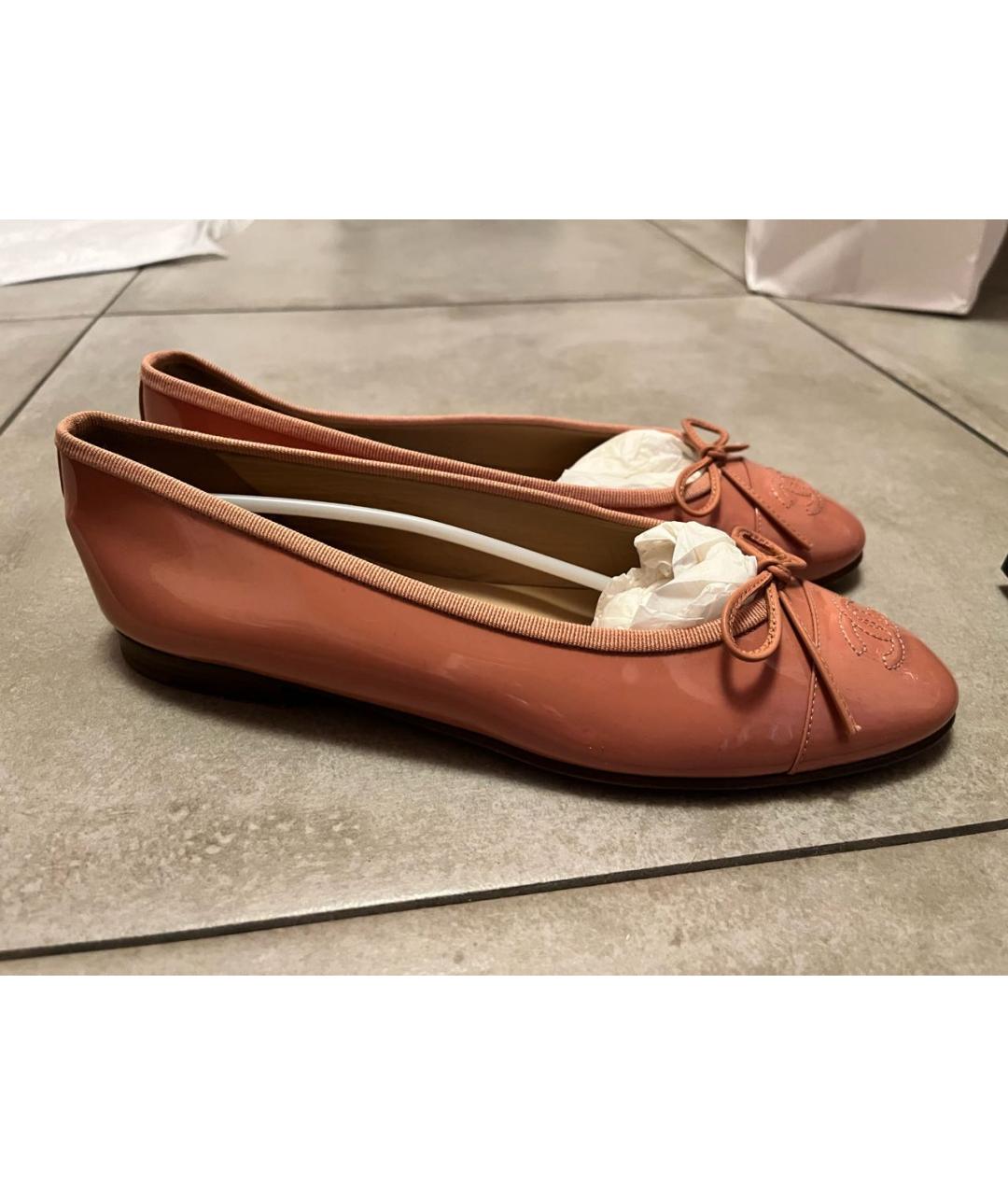 CHANEL Розовые балетки из лакированной кожи, фото 5