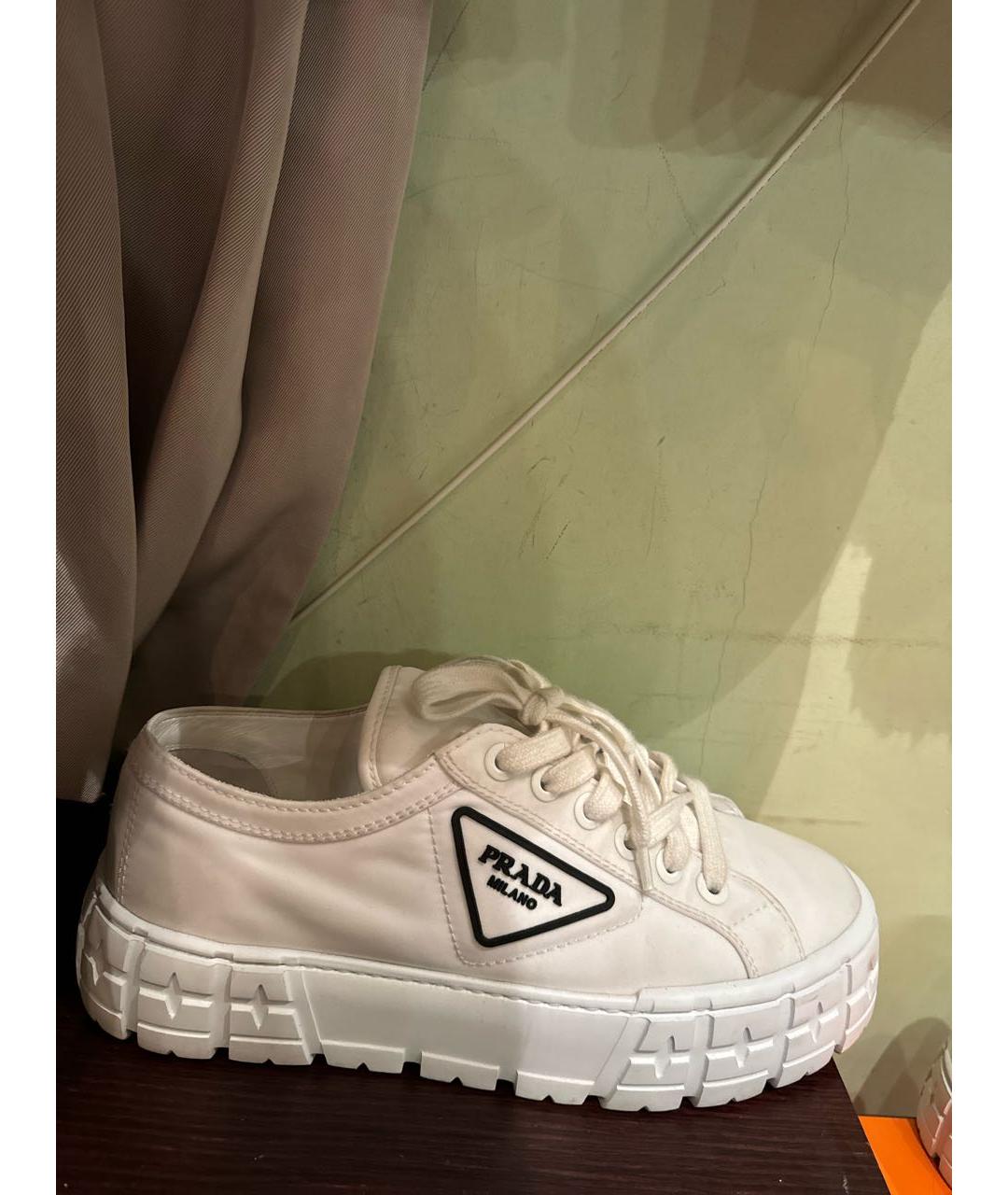 PRADA Белые текстильные кеды, фото 7