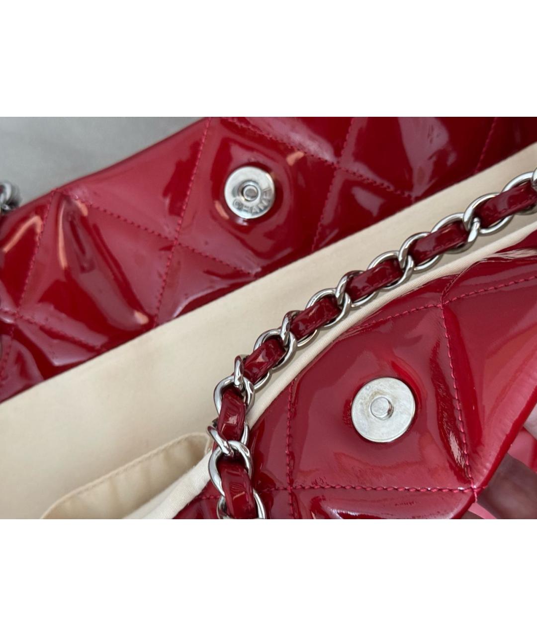 CHANEL Красная сумка тоут из лакированной кожи, фото 8
