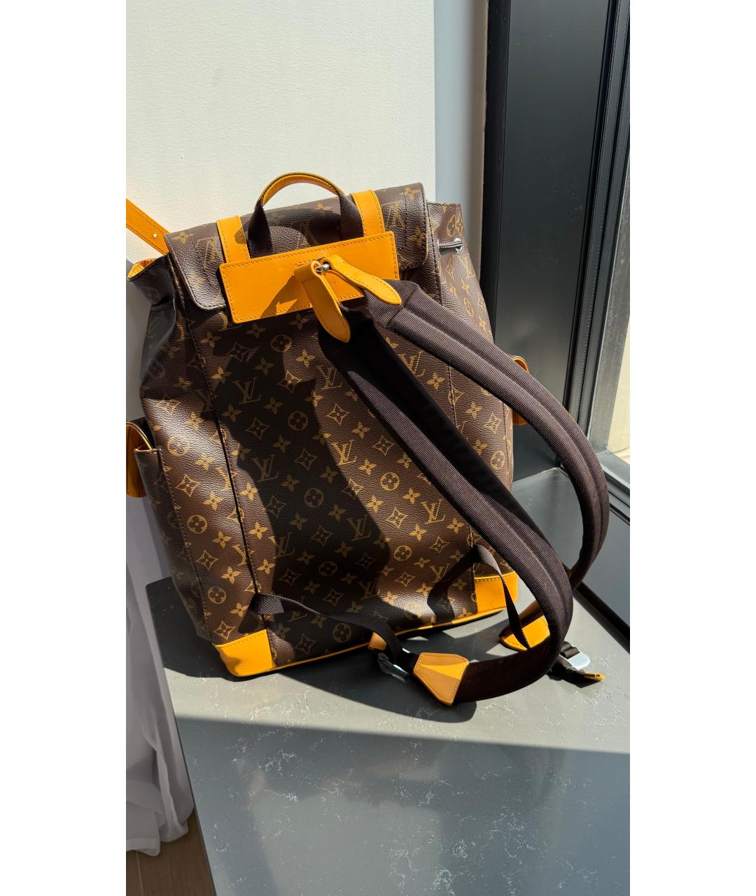 LOUIS VUITTON Коричневый кожаный рюкзак, фото 3