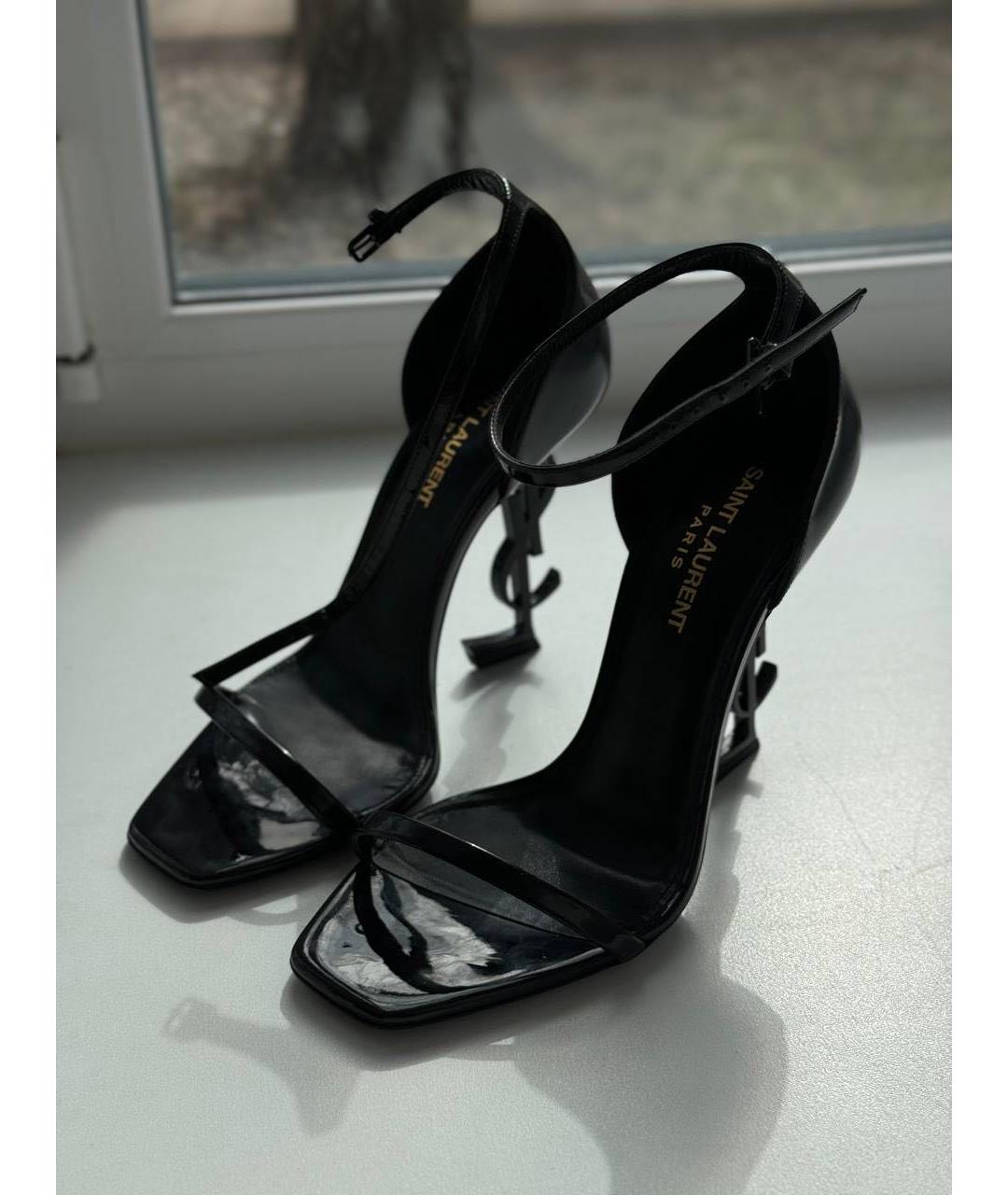SAINT LAURENT Черные босоножки из лакированной кожи, фото 2